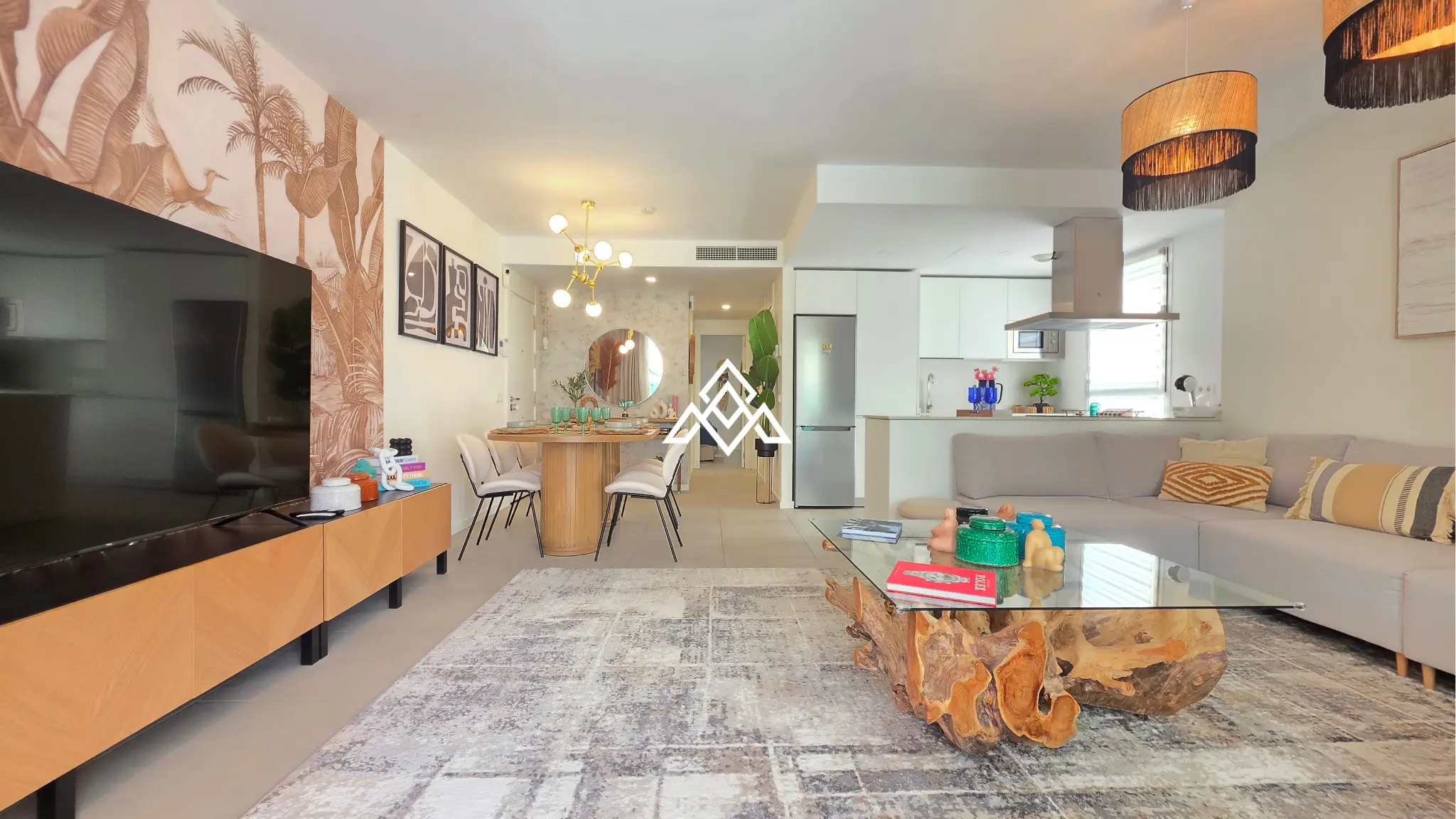 Estepona Garden Apartment with private garden, terrace, garage and valid tourist licence. Ideal investment property in Spain.