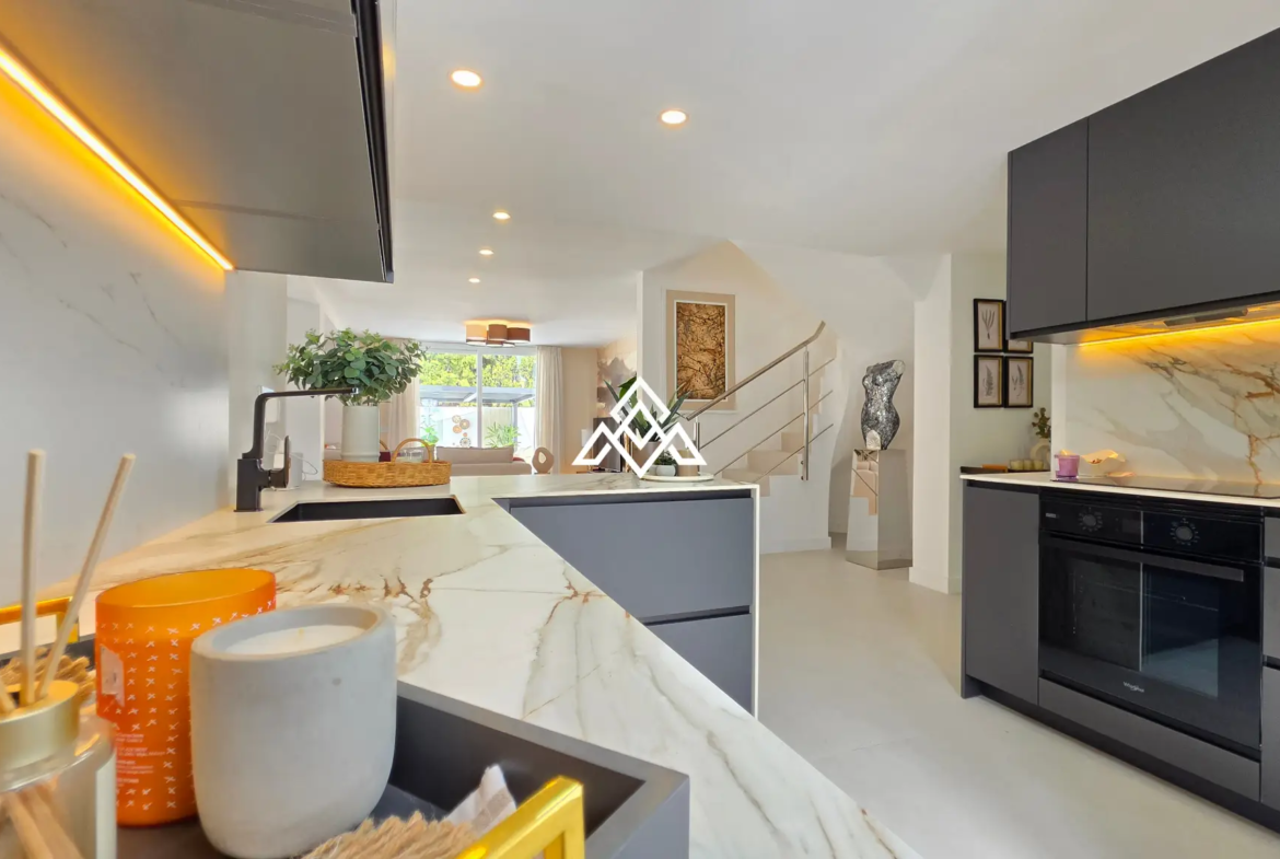 Discover this brand-new renovated villa in Riviera del Sol, Mijas Costa, with panoramic sea views, 3 bedrooms, 3 bathrooms and spacious terraces.