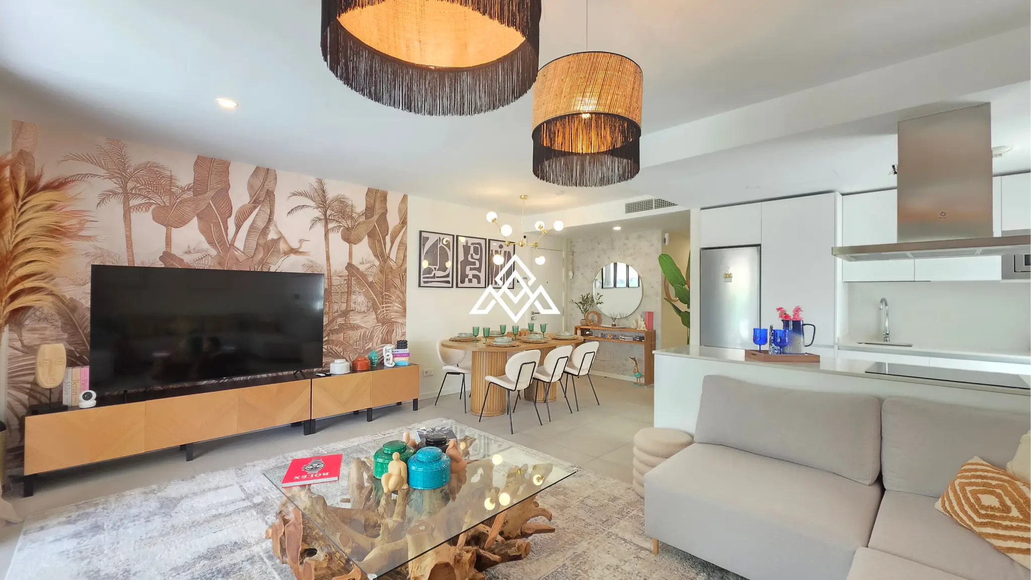 Estepona Garden Apartment with private garden, terrace, garage and valid tourist licence. Ideal investment property in Spain.