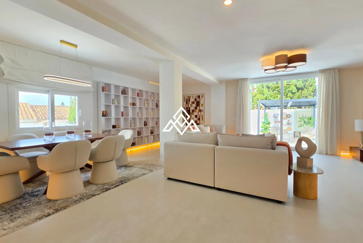 Discover this brand-new renovated villa in Riviera del Sol, Mijas Costa, with panoramic sea views, 3 bedrooms, 3 bathrooms and spacious terraces.